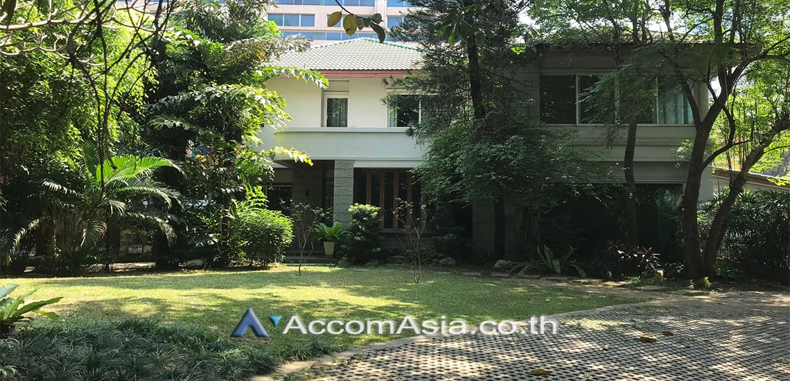 11  4 br House For Rent in phaholyothin ,Bangkok BTS Saphan-Kwai AA30003