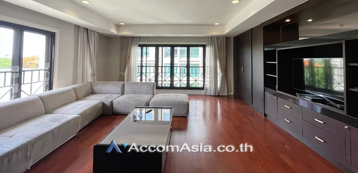  3 Bedrooms  Condominium For Rent in Ploenchit, Bangkok  near BTS Chitlom (AA30021)