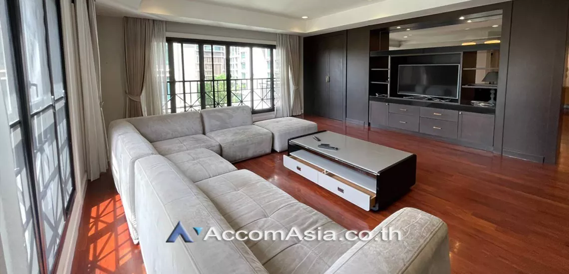  3 Bedrooms  Condominium For Rent in Ploenchit, Bangkok  near BTS Chitlom (AA30021)