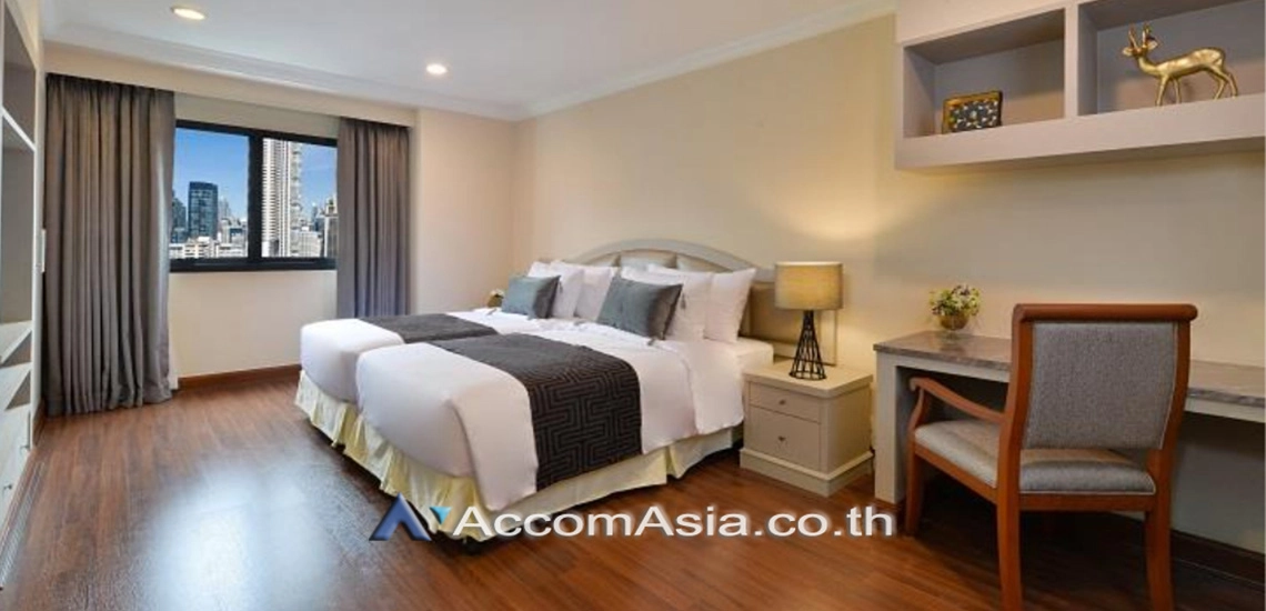 Pet friendly |  3 Bedrooms  Apartment For Rent in Sukhumvit, Bangkok  near BTS Asok - MRT Sukhumvit (AA30027)