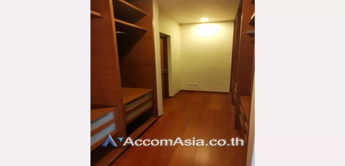  2 Bedrooms  Condominium For Rent in Sathorn, Bangkok  near BTS Chong Nonsi - MRT Lumphini (AA30028)