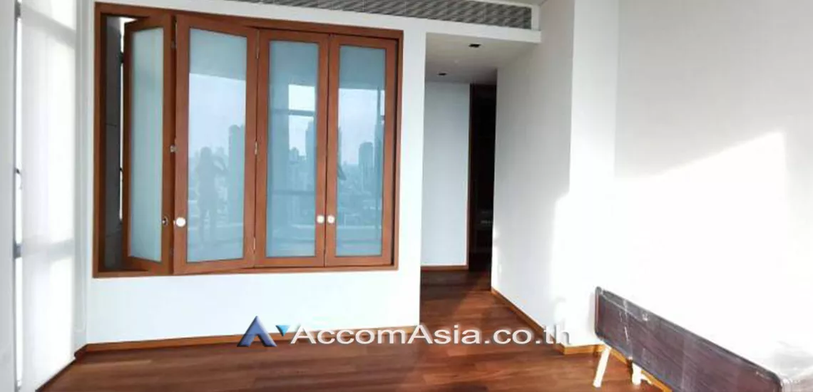  2 Bedrooms  Condominium For Rent in Sathorn, Bangkok  near BTS Chong Nonsi - MRT Lumphini (AA30029)