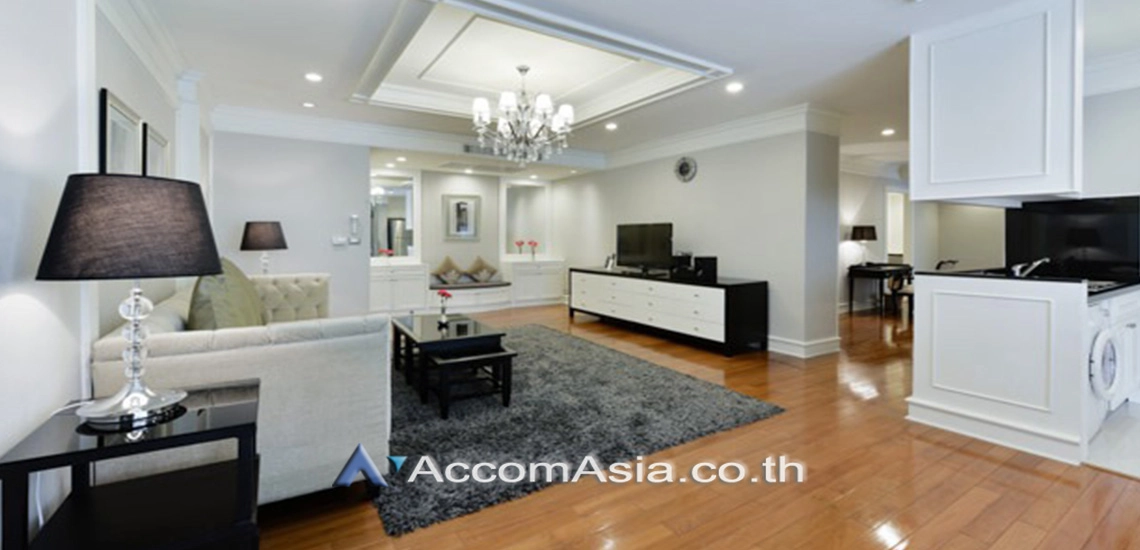  3 Bedrooms  Apartment For Rent in Ploenchit, Bangkok  near BTS Chitlom (AA30034)