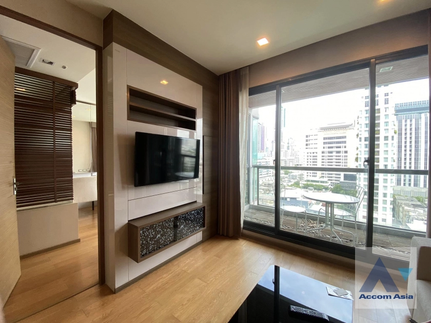  2 Bedrooms  Condominium For Rent in Silom, Bangkok  near BTS Chong Nonsi (AA30041)