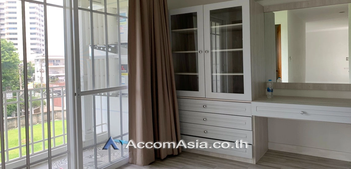 6  4 br House For Rent in sukhumvit ,Bangkok BTS Phrom Phong AA30049