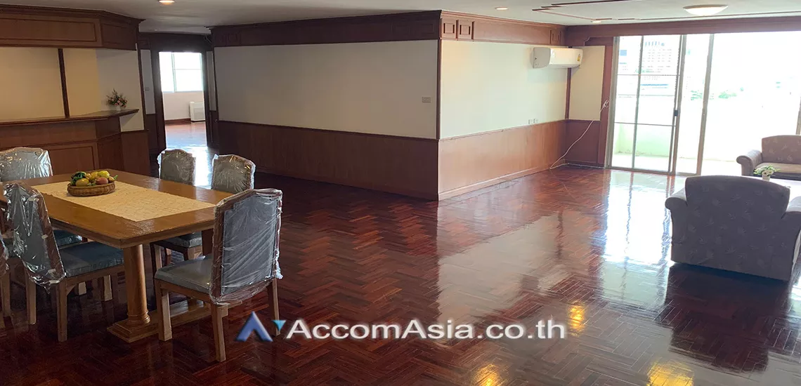 Pet friendly |  3 Bedrooms  Apartment For Rent in Sukhumvit, Bangkok  near BTS Ekkamai (AA30051)