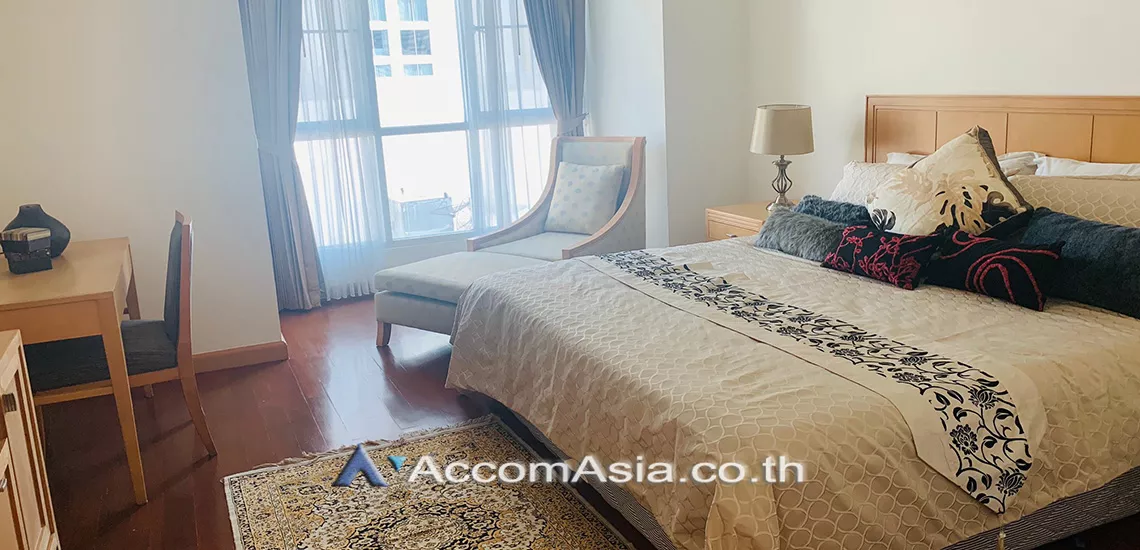 Pet friendly |  3 Bedrooms  Apartment For Rent in Sukhumvit, Bangkok  near BTS Phrom Phong (AA30056)