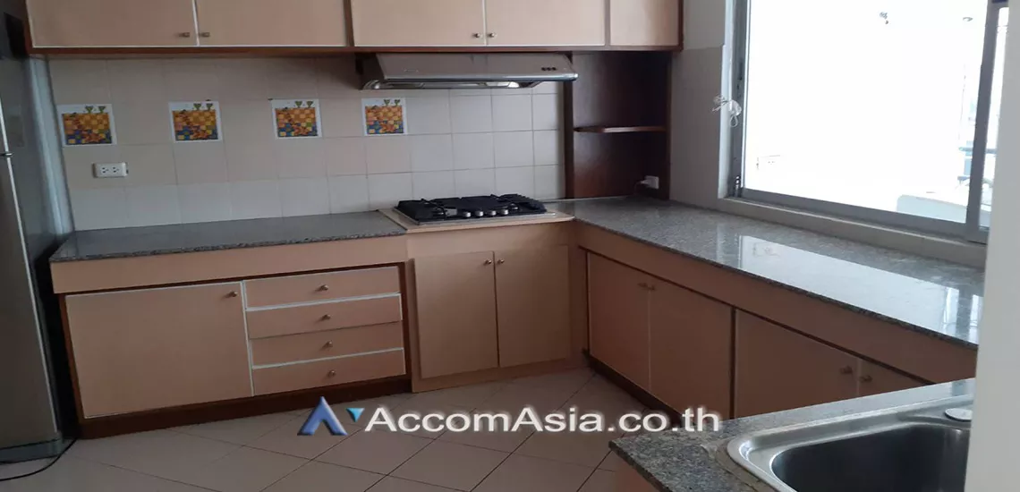  3 Bedrooms  Condominium For Rent in Sukhumvit, Bangkok  near BTS Phrom Phong (AA30067)