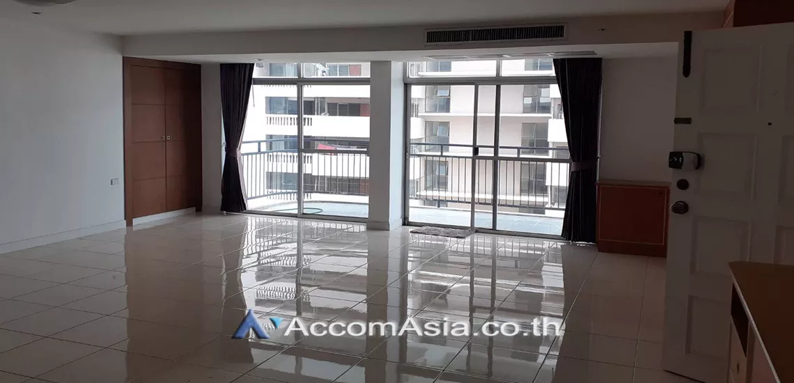  3 Bedrooms  Condominium For Rent in Sukhumvit, Bangkok  near BTS Phrom Phong (AA30067)