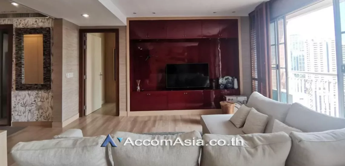  2 Bedrooms  Condominium For Rent in Sukhumvit, Bangkok  near BTS Asok - MRT Sukhumvit (AA30069)