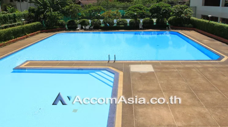  4 Bedrooms  Condominium For Rent in Sukhumvit, Bangkok  near BTS Ekkamai (AA30073)