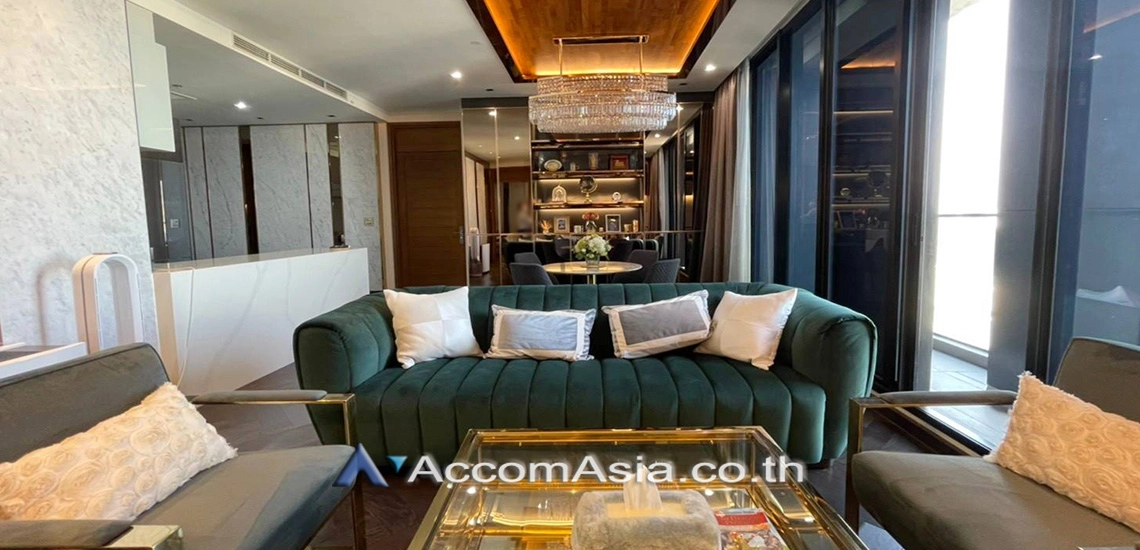  3 Bedrooms  Condominium For Rent in Ploenchit, Bangkok  near BTS Ploenchit (AA30075)