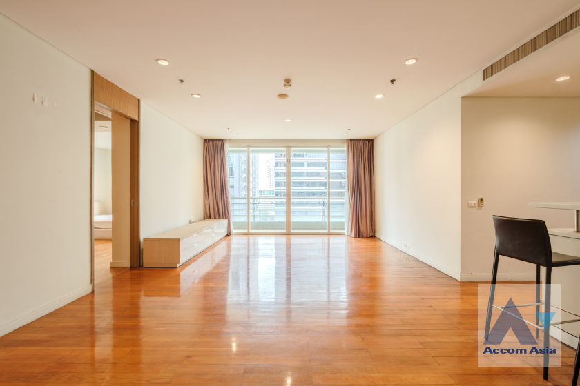  4 Bedrooms  Condominium For Rent & Sale in Silom, Bangkok  near BTS Sala Daeng - MRT Silom (AA30099)