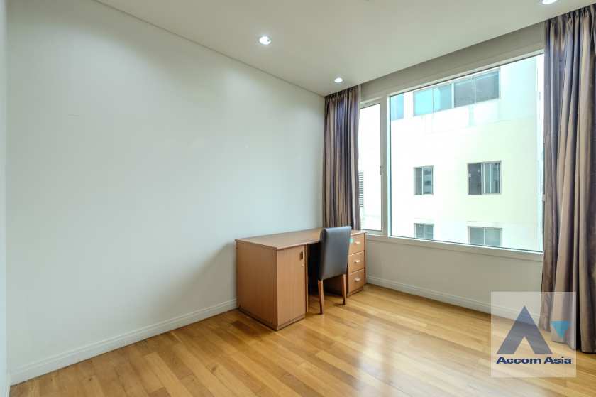 17  4 br Condominium for rent and sale in Silom ,Bangkok BTS Sala Daeng - MRT Silom at Royal Saladaeng AA30099