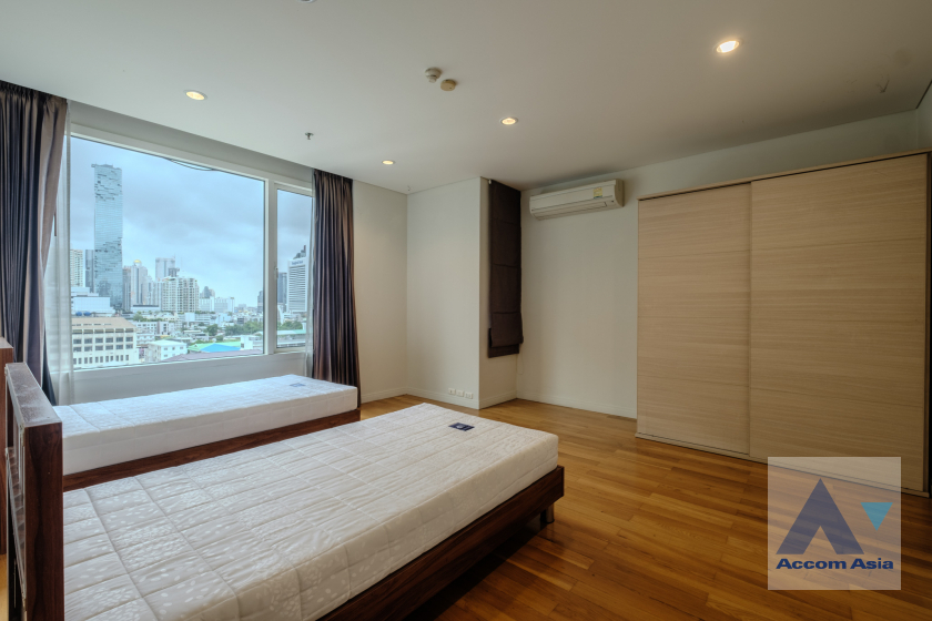 18  4 br Condominium for rent and sale in Silom ,Bangkok BTS Sala Daeng - MRT Silom at Royal Saladaeng AA30099