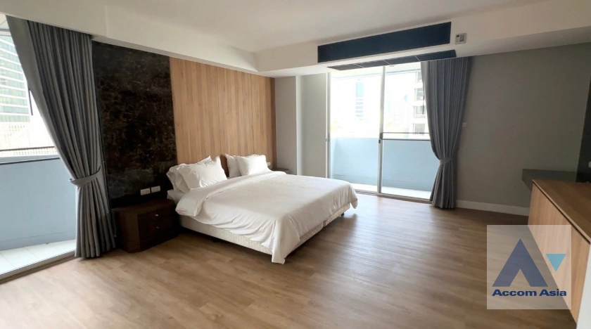 8  4 br Apartment For Rent in Sukhumvit ,Bangkok BTS Asok - MRT Sukhumvit at Newly renovated modern style living place AA30102