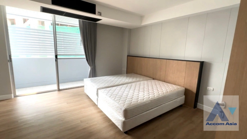 11  4 br Apartment For Rent in Sukhumvit ,Bangkok BTS Asok - MRT Sukhumvit at Newly renovated modern style living place AA30102