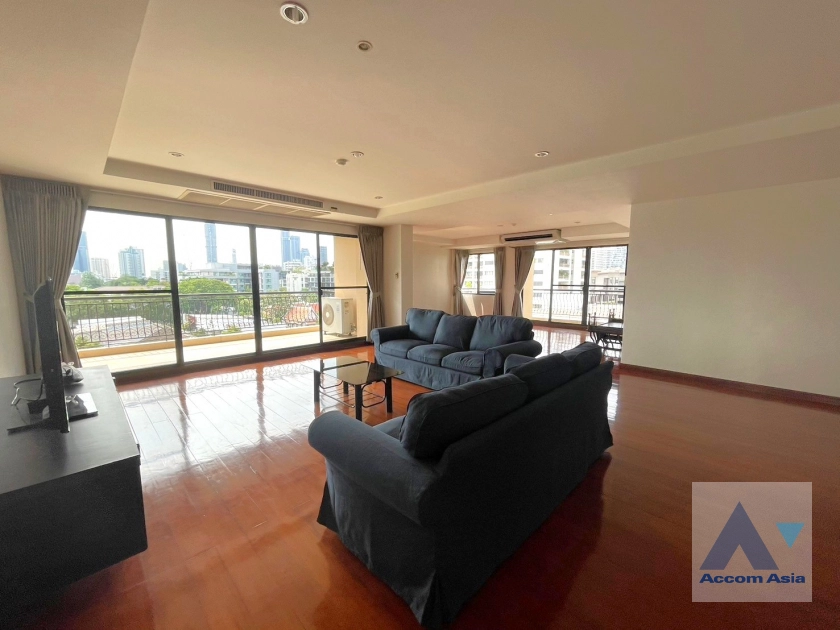 Pet friendly |  3 Bedrooms  Condominium For Rent & Sale in Sukhumvit, Bangkok  near BTS Phrom Phong (AA30110)