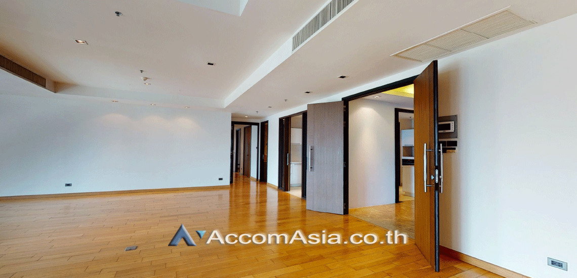 Pet friendly |  4 Bedrooms  Condominium For Rent & Sale in Sukhumvit, Bangkok  near BTS Phrom Phong (AA30114)