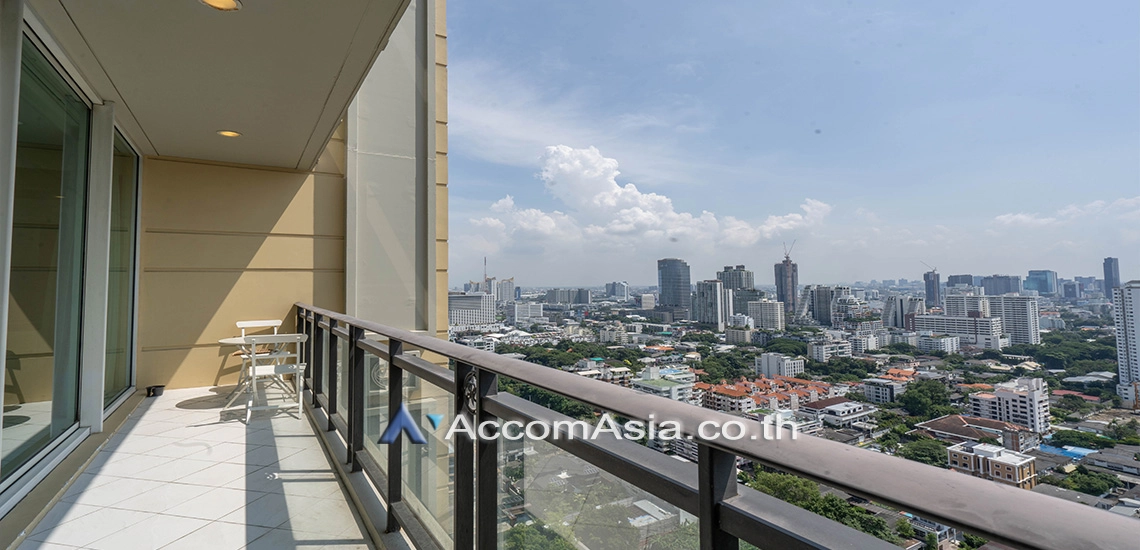  2 Bedrooms  Condominium For Rent in Sukhumvit, Bangkok  near BTS Phrom Phong (AA30118)