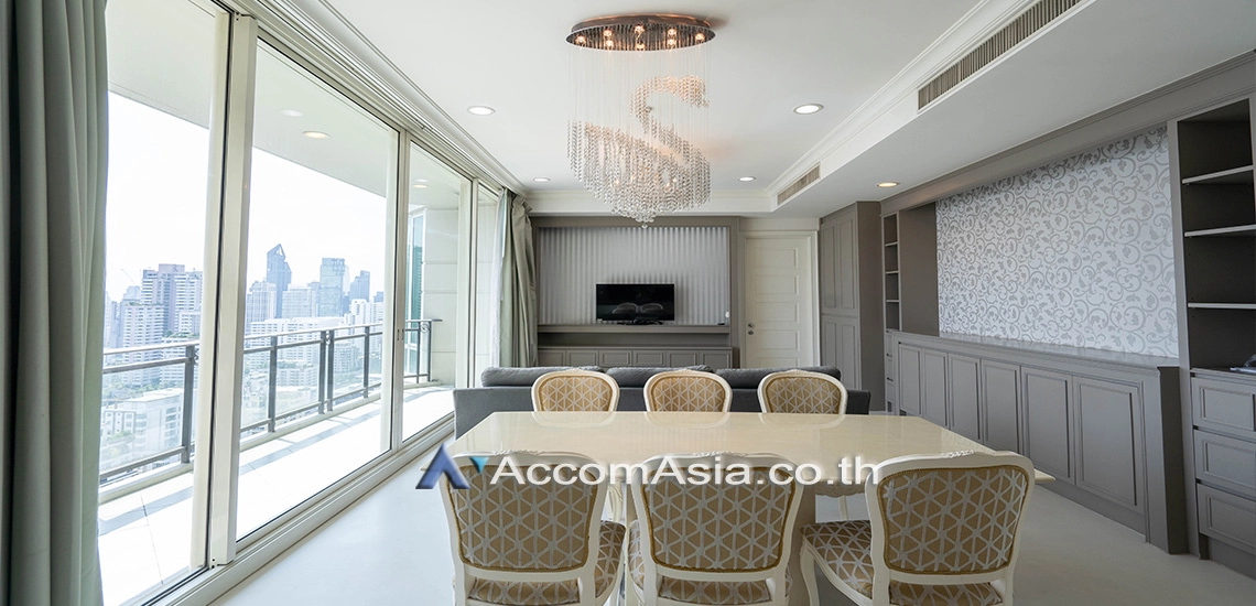  2 Bedrooms  Condominium For Rent in Sukhumvit, Bangkok  near BTS Phrom Phong (AA30118)