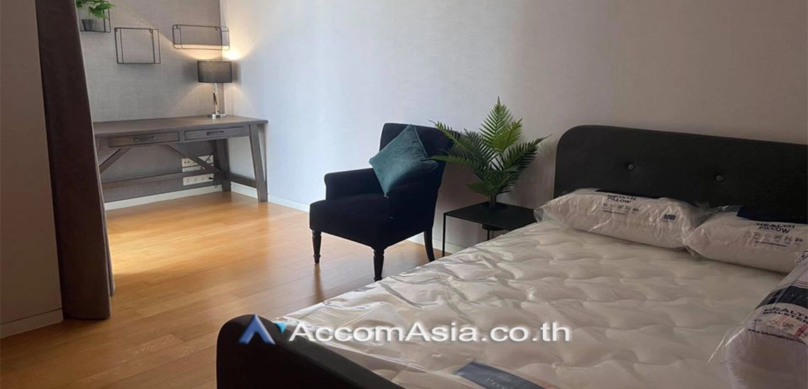  2 Bedrooms  Condominium For Rent in Sathorn, Bangkok  near BTS Chong Nonsi - MRT Lumphini (AA30124)