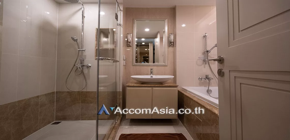  1 Bedroom  Apartment For Rent in Sukhumvit, Bangkok  near BTS Phrom Phong (AA30131)