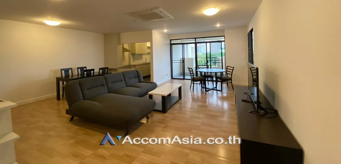 Pet friendly |  3 Bedrooms  Condominium For Rent in Sukhumvit, Bangkok  near BTS Ekkamai (AA30151)