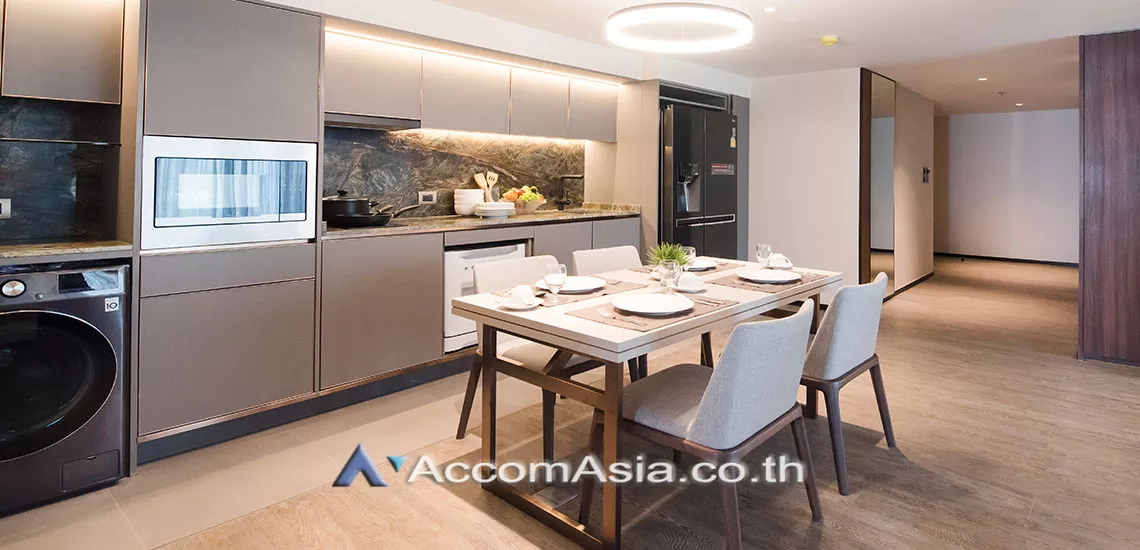  3 Bedrooms  Apartment For Rent in Sukhumvit, Bangkok  near BTS Asok - MRT Sukhumvit (AA30164)