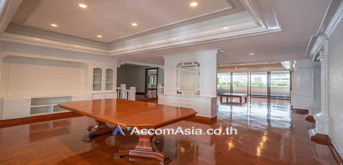 Pet friendly |  3 Bedrooms  Apartment For Rent in Sukhumvit, Bangkok  near BTS Asok - MRT Sukhumvit (AA30166)