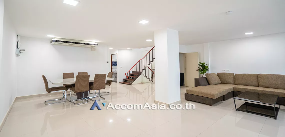 Home Office |  3 Bedrooms  Townhouse For Rent in Sukhumvit, Bangkok  near BTS Phrom Phong (AA30214)