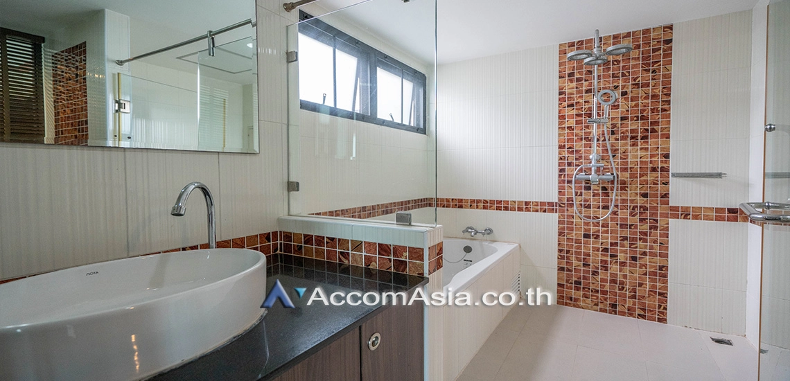 11  3 br Apartment For Rent in Sukhumvit ,Bangkok BTS Ekkamai at Spacious Room AA30221