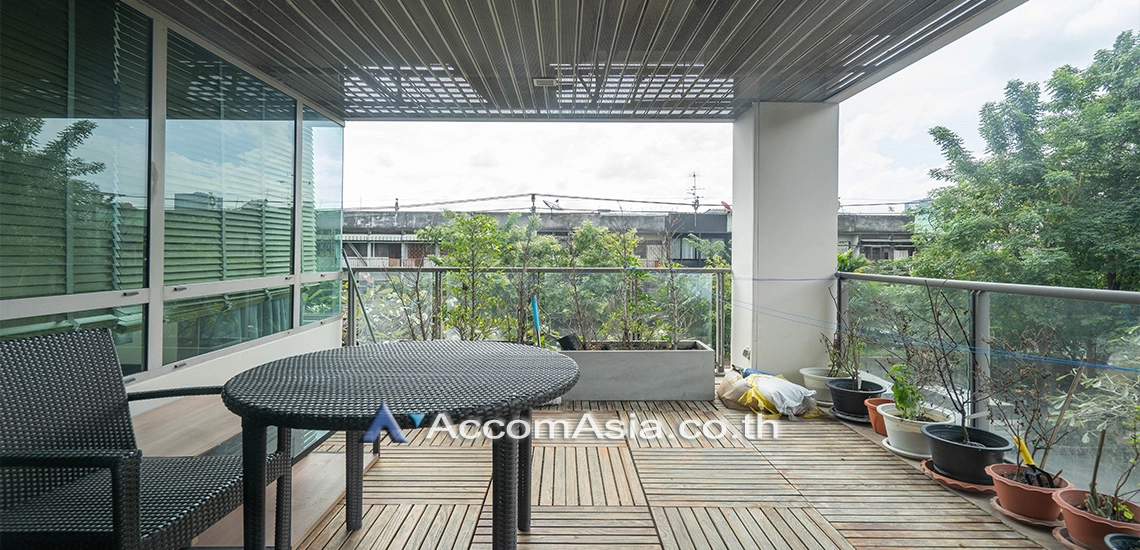  3 Bedrooms  Condominium For Rent & Sale in Sathorn, Bangkok  near BRT Thanon Chan (AA30222)