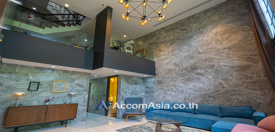  4 Bedrooms  Townhouse For Rent & Sale in Sukhumvit, Bangkok  near BTS Asok - MRT Sukhumvit (AA30237)