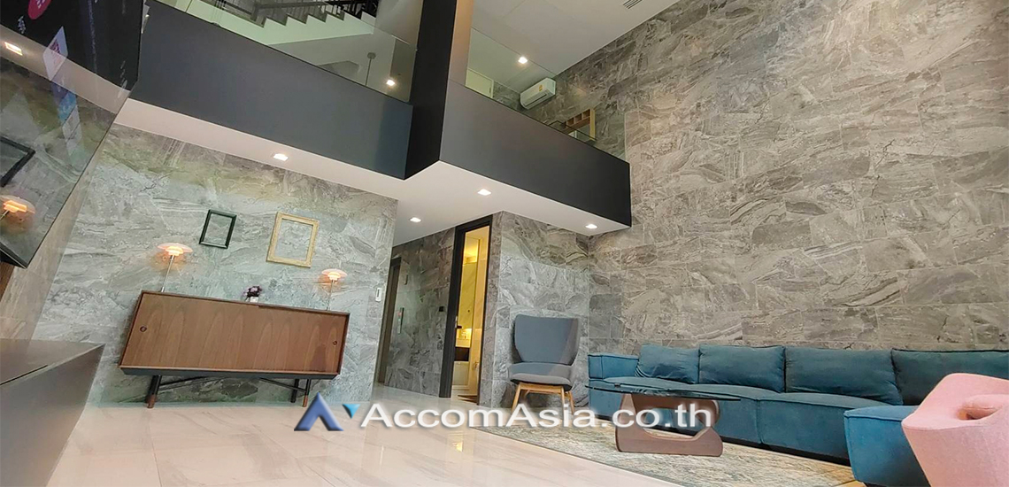  4 Bedrooms  Townhouse For Rent & Sale in Sukhumvit, Bangkok  near BTS Asok - MRT Sukhumvit (AA30237)