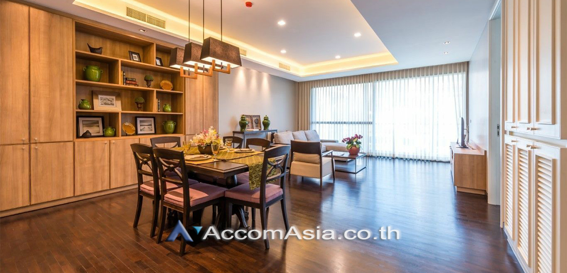  2 Bedrooms  Apartment For Rent in Ploenchit, Bangkok  near BTS Ploenchit (AA30264)