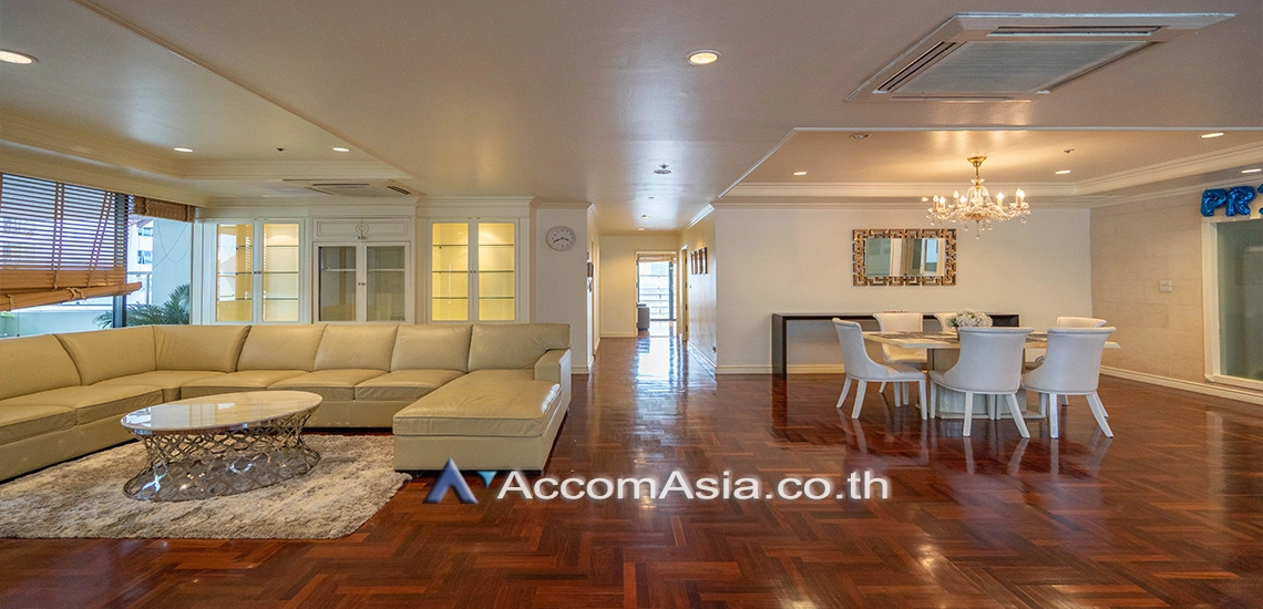 Pet friendly |  3 Bedrooms  Condominium For Rent in Sukhumvit, Bangkok  near BTS Asok - MRT Sukhumvit (AA30266)