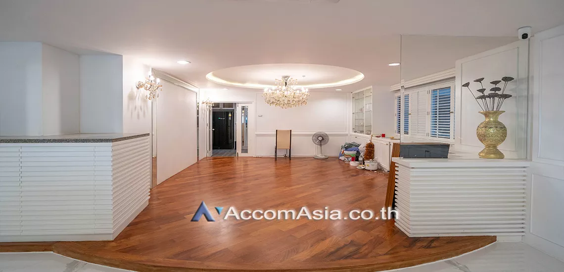 Pet friendly |  3 Bedrooms  Condominium For Rent in Sukhumvit, Bangkok  near BTS Asok - MRT Sukhumvit (AA30275)