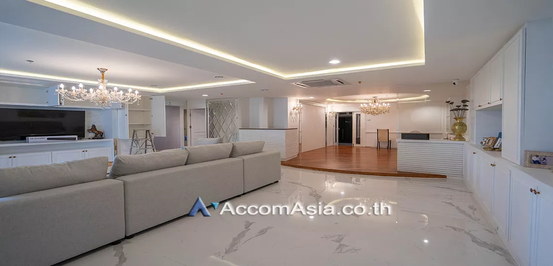 Pet friendly |  3 Bedrooms  Condominium For Rent in Sukhumvit, Bangkok  near BTS Asok - MRT Sukhumvit (AA30275)