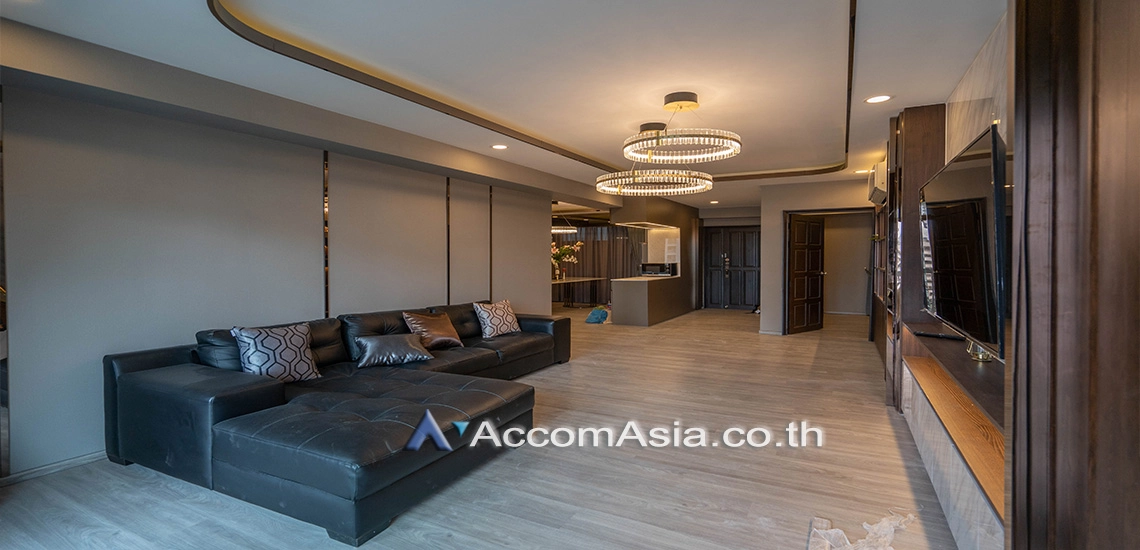  3 Bedrooms  Condominium For Rent in Sukhumvit, Bangkok  near BTS Phrom Phong (AA30276)