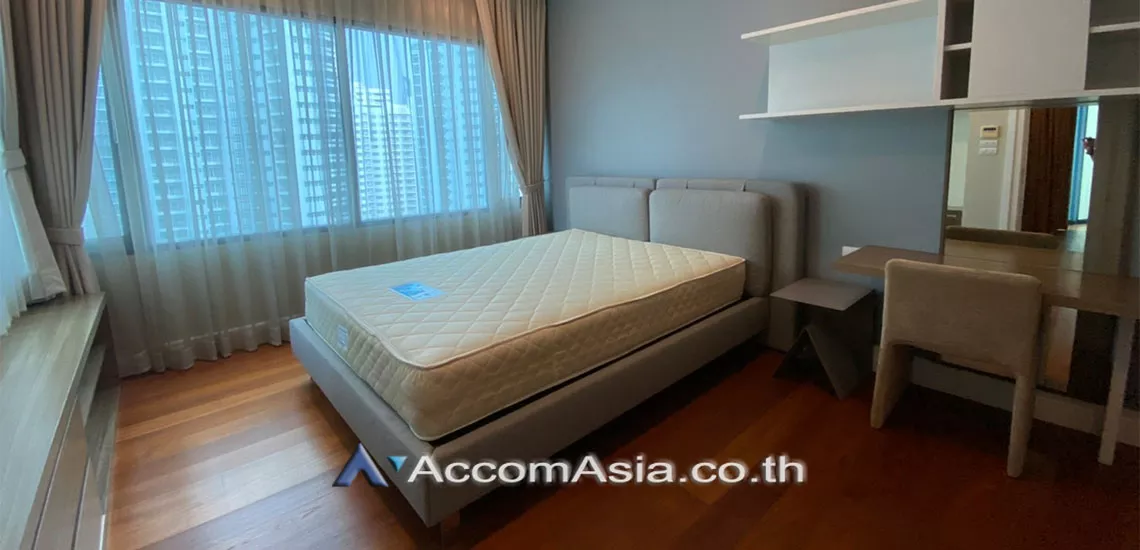  2 Bedrooms  Condominium For Rent in Sukhumvit, Bangkok  near BTS Phrom Phong (AA30281)