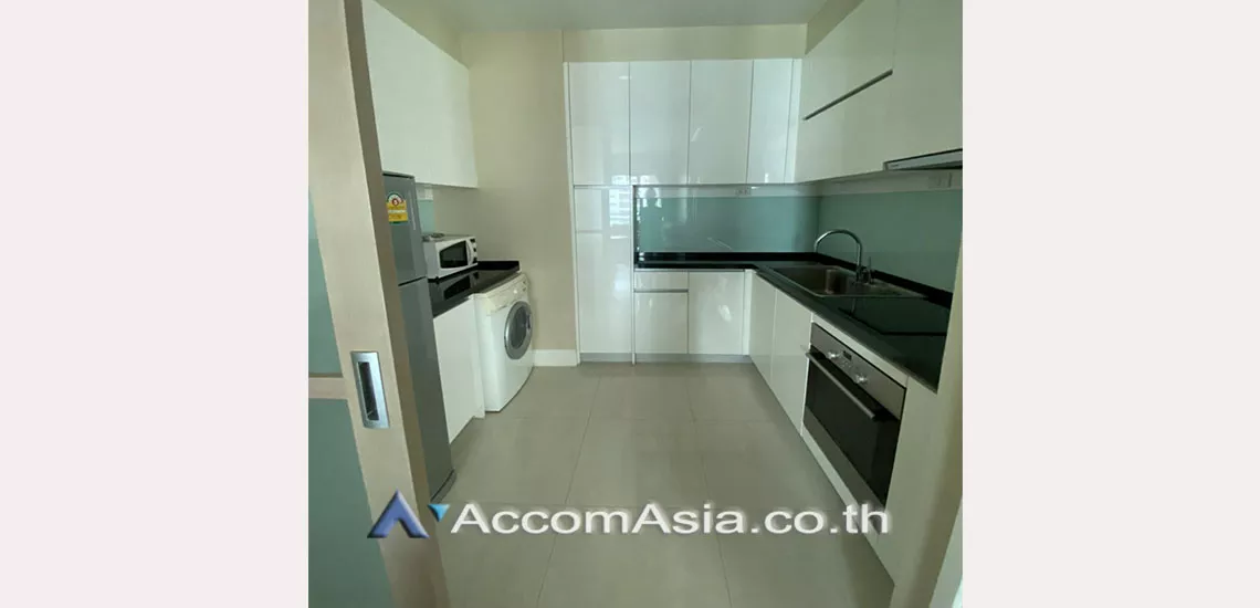  2 Bedrooms  Condominium For Rent in Sukhumvit, Bangkok  near BTS Phrom Phong (AA30281)