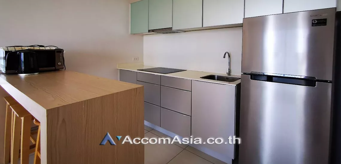  2 Bedrooms  Condominium For Rent in Sukhumvit, Bangkok  near BTS Ekkamai (AA30327)