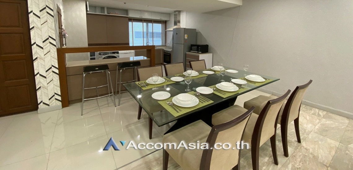  3 Bedrooms  Condominium For Rent in Sukhumvit, Bangkok  near BTS Phrom Phong (AA30335)