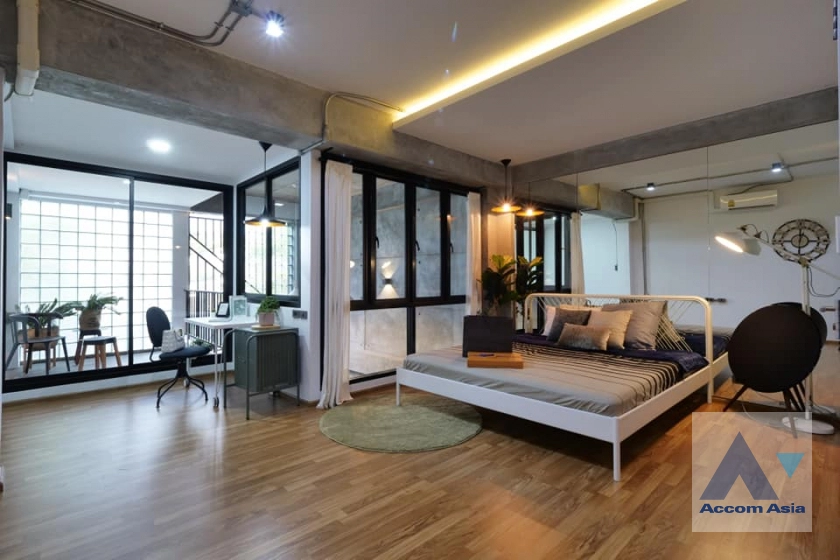 15  5 br Townhouse For Rent in Sukhumvit ,Bangkok BTS Ekkamai AA30344