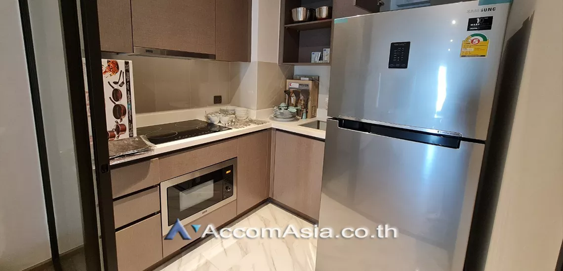  2 Bedrooms  Condominium For Rent in Sukhumvit, Bangkok  near BTS Ekkamai (AA30364)