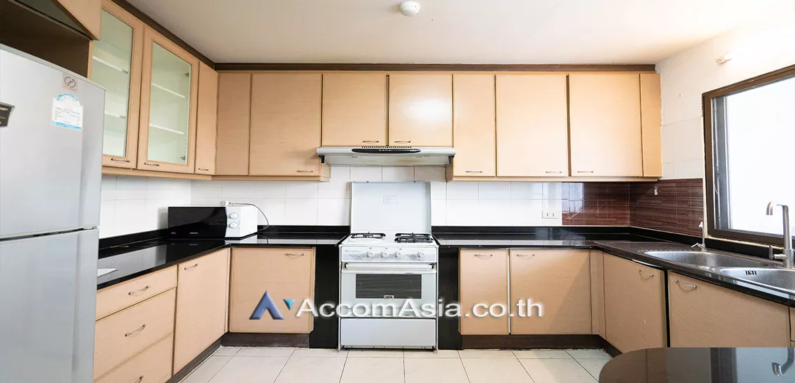 Big Balcony, Pet friendly |  3 Bedrooms  Condominium For Rent in Sukhumvit, Bangkok  near BTS Phrom Phong (24488)