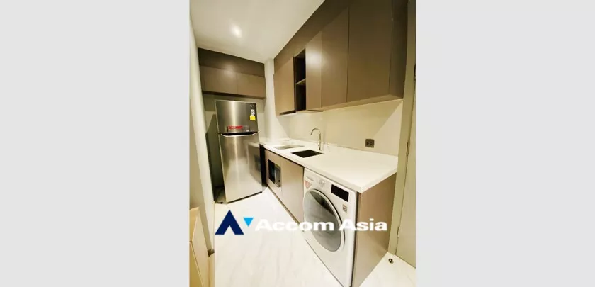  1 Bedroom  Condominium For Rent in Sukhumvit, Bangkok  near BTS Ekkamai (AA30370)