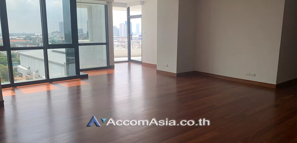 Big Balcony |  3 Bedrooms  Condominium For Rent in Sathorn, Bangkok  near MRT Khlong Toei (AA30387)