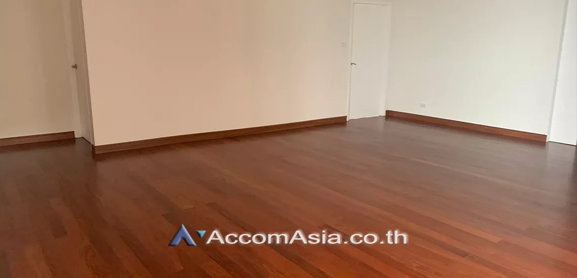 Big Balcony |  3 Bedrooms  Condominium For Rent in Sathorn, Bangkok  near MRT Khlong Toei (AA30387)